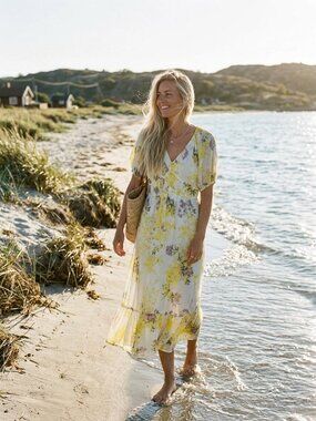 Vineyard Vines Mimosa Floral Marsh Maxi Dress $258 MSRP - Summer and Beach Dress